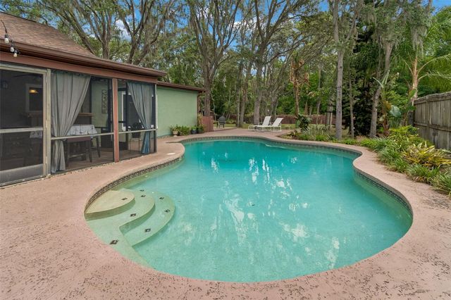 2525 VICTARRA CIRCLE, Lutz, FL 33559