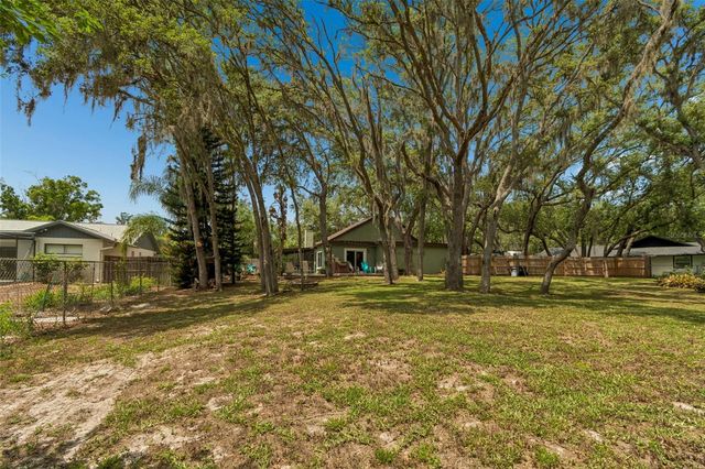 2525 VICTARRA CIRCLE, Lutz, FL 33559