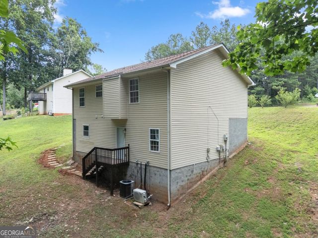 3030 Meadowridge Drive, Gainesville, GA 30507