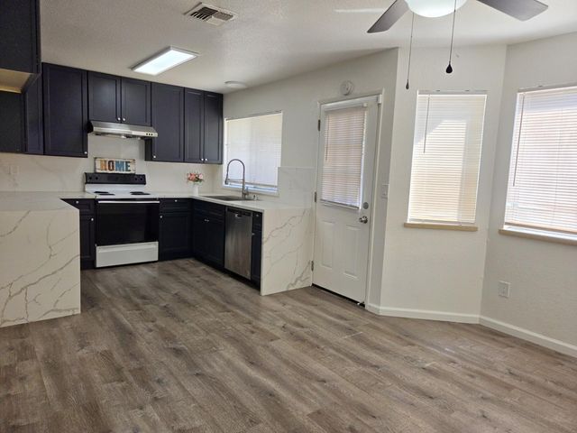 8063 Pegler Way, Sacramento, CA 95823