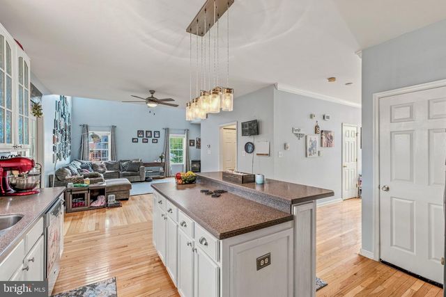 13 CREIGHTON CT, Martinsburg, WV 25404