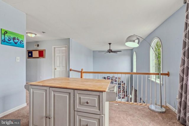13 CREIGHTON CT, Martinsburg, WV 25404
