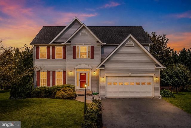 13 CREIGHTON CT, Martinsburg, WV 25404