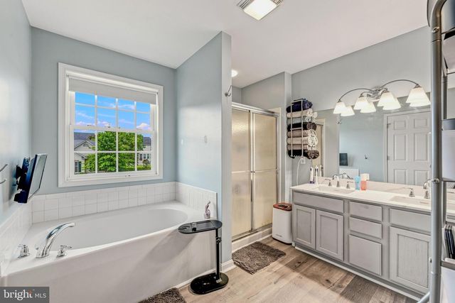 13 CREIGHTON CT, Martinsburg, WV 25404