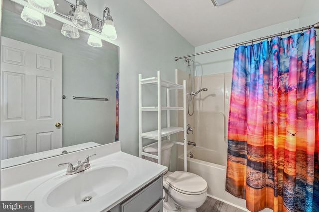 13 CREIGHTON CT, Martinsburg, WV 25404