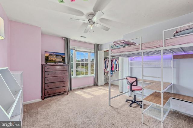 13 CREIGHTON CT, Martinsburg, WV 25404