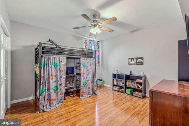 13 CREIGHTON CT, Martinsburg, WV 25404