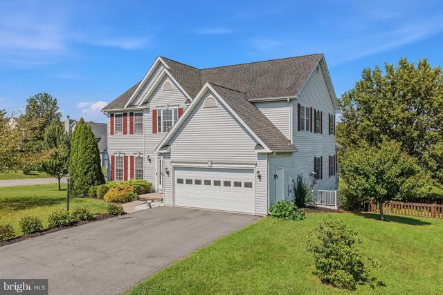 13 CREIGHTON CT, Martinsburg, WV 25404