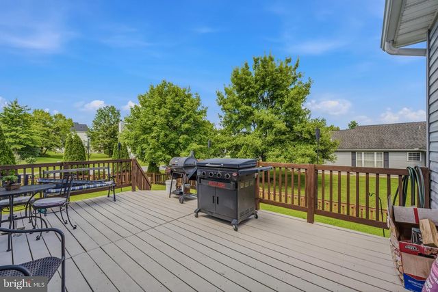 13 CREIGHTON CT, Martinsburg, WV 25404