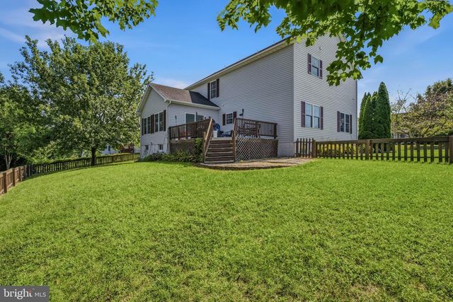 13 CREIGHTON CT, Martinsburg, WV 25404