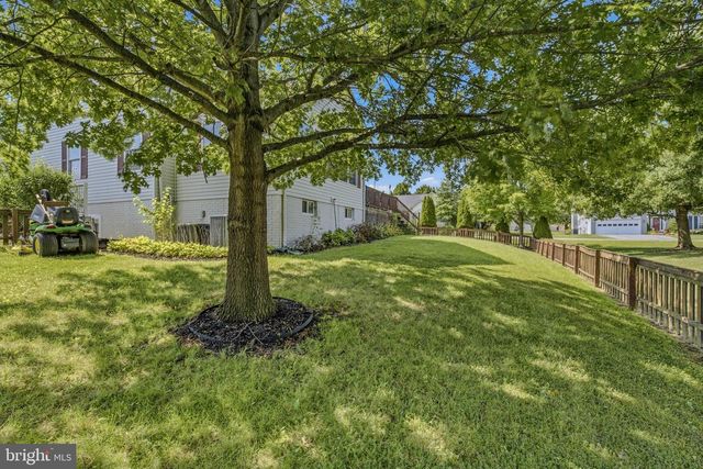 13 CREIGHTON CT, Martinsburg, WV 25404