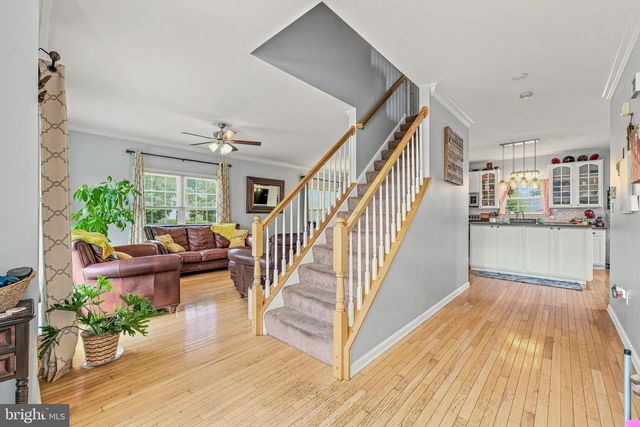13 CREIGHTON CT, Martinsburg, WV 25404