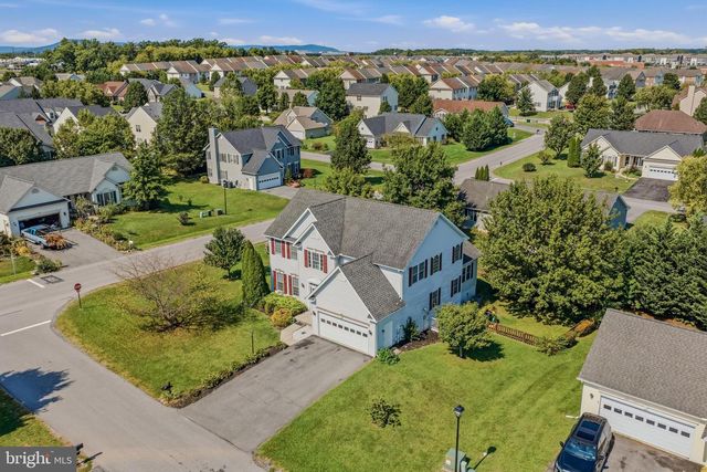 13 CREIGHTON CT, Martinsburg, WV 25404