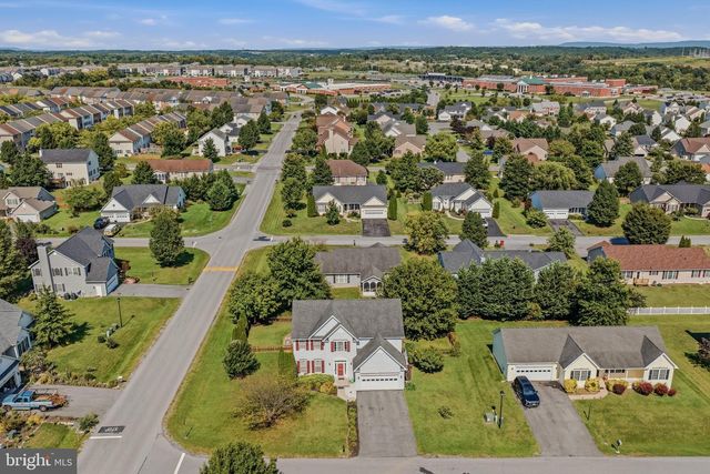 13 CREIGHTON CT, Martinsburg, WV 25404