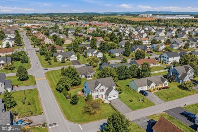 13 CREIGHTON CT, Martinsburg, WV 25404