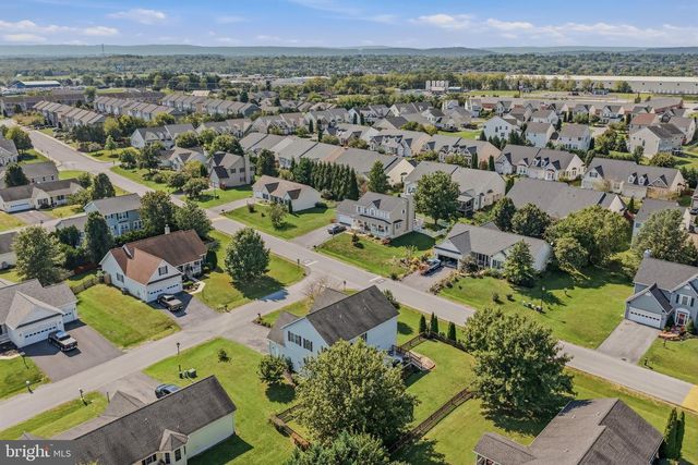 13 CREIGHTON CT, Martinsburg, WV 25404