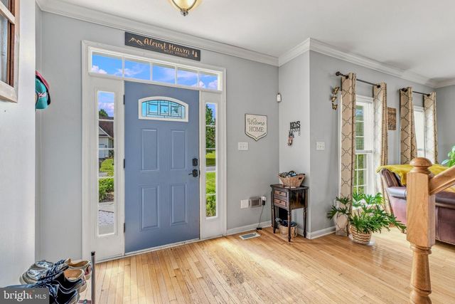 13 CREIGHTON CT, Martinsburg, WV 25404