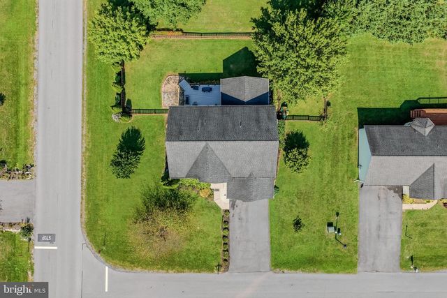 13 CREIGHTON CT, Martinsburg, WV 25404