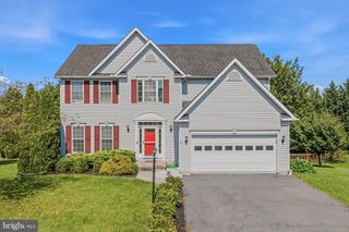 13 CREIGHTON CT, Martinsburg, WV 25404