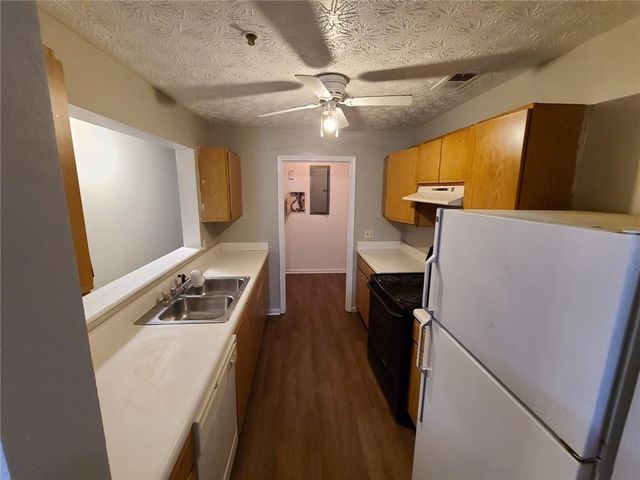 6101 Fairington Village Drive, Lithonia, GA 30038