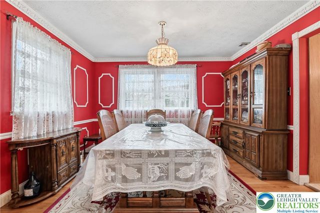 3303 Barklay Road, Whitehall Twp, PA 18052