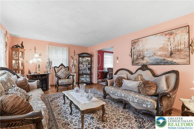 3303 Barklay Road, Whitehall Twp, PA 18052