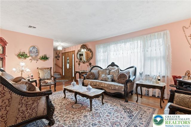 3303 Barklay Road, Whitehall Twp, PA 18052