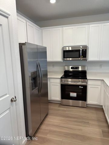 531 HOLLY LAKES Drive, Orange Park, FL 32073