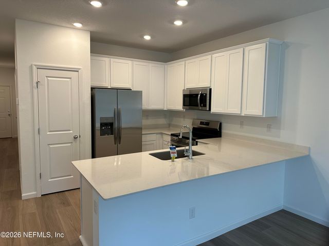 531 HOLLY LAKES Drive, Orange Park, FL 32073