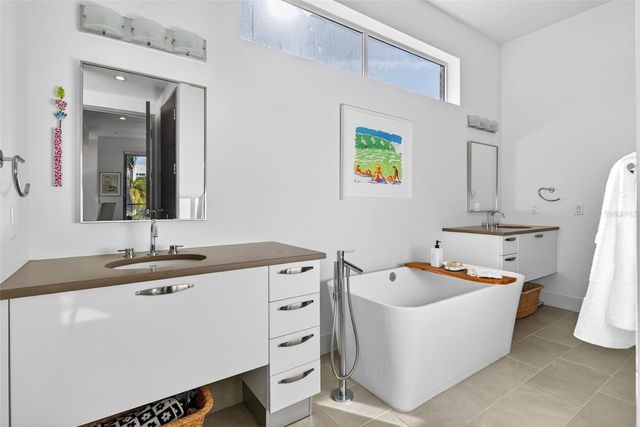 234 COSMOPOLITAN COURT, Sarasota, FL 34236