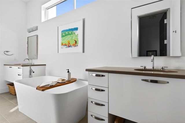 234 COSMOPOLITAN COURT, Sarasota, FL 34236