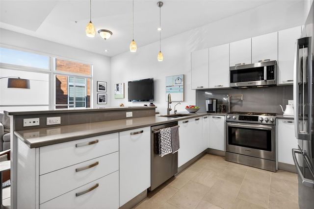 234 COSMOPOLITAN COURT, Sarasota, FL 34236