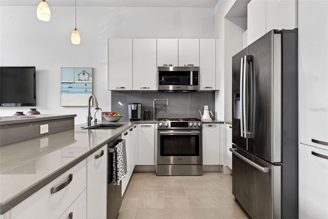 234 COSMOPOLITAN COURT, Sarasota, FL 34236