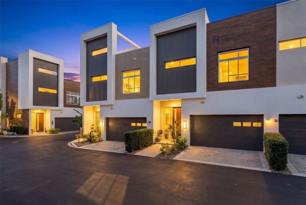 234 COSMOPOLITAN COURT, Sarasota, FL 34236