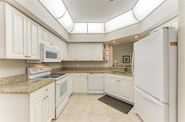 6805 FAIRVIEW TERRACE 23-101, Bradenton, FL 34203