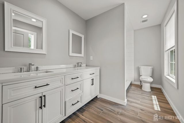 26 Morris Avenue, Edison, NJ 08837