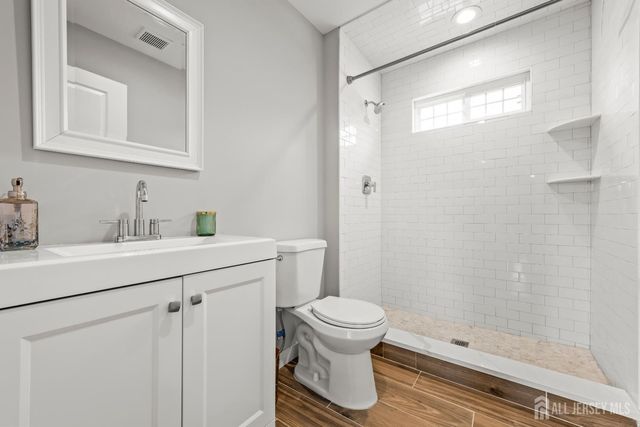 26 Morris Avenue, Edison, NJ 08837