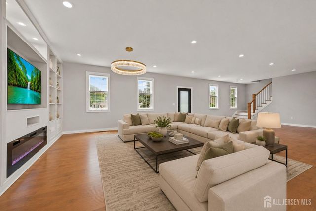 26 Morris Avenue, Edison, NJ 08837