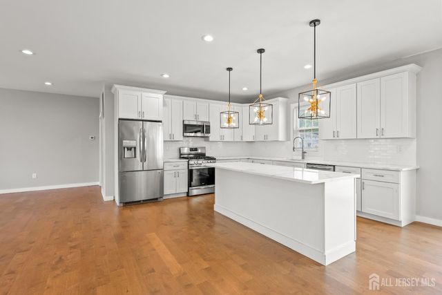 26 Morris Avenue, Edison, NJ 08837