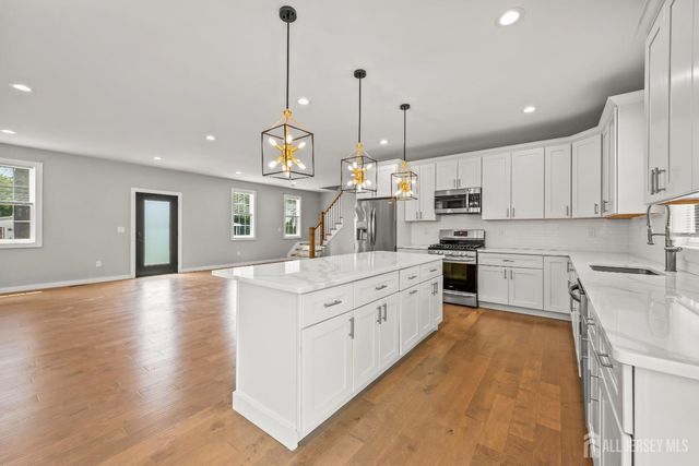26 Morris Avenue, Edison, NJ 08837