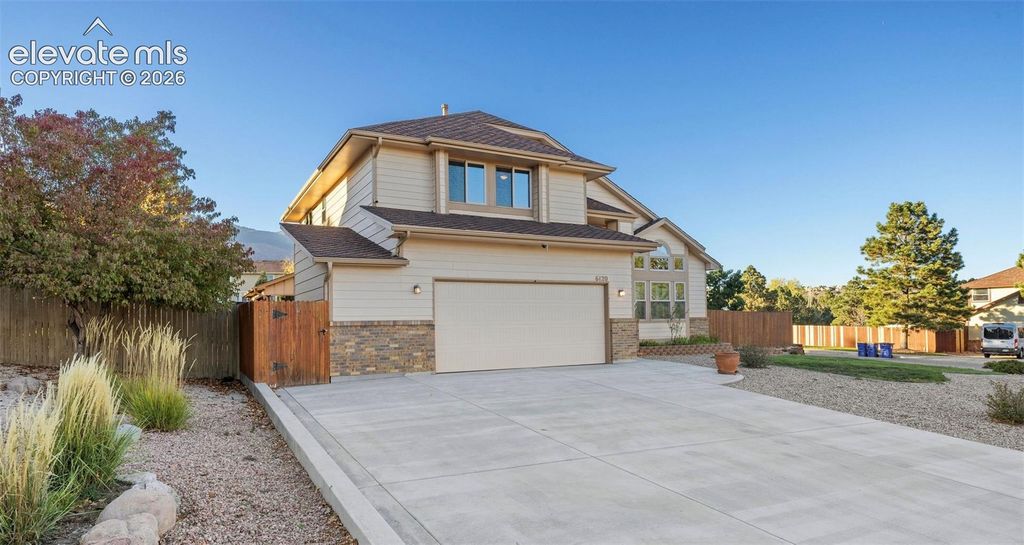 6120 Moorfield Avenue, Colorado Springs, CO 80919 — photo 2