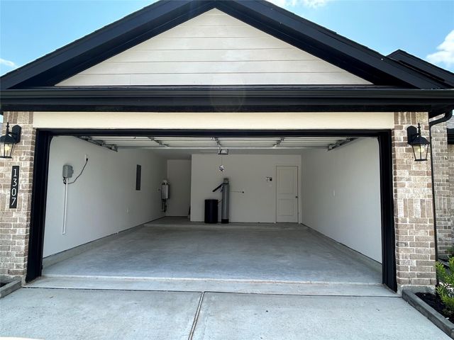 1307 Windom Court Way, Fresno, TX 77545