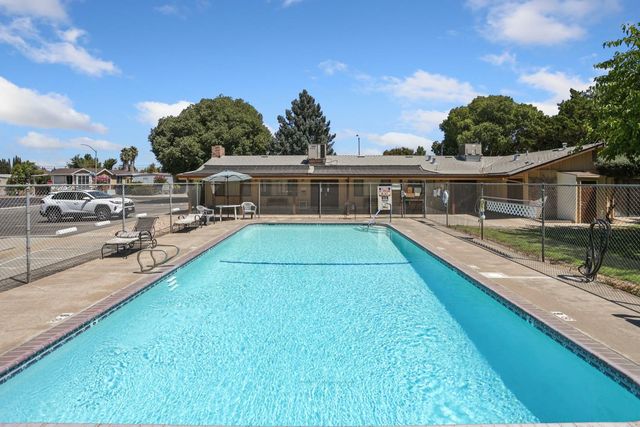 2124 Key West Ln, Modesto, CA 95350