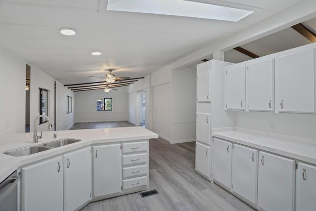 2124 Key West Ln, Modesto, CA 95350