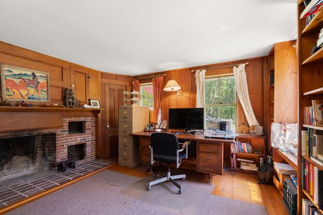 68 Spring St, Hopkinton, MA 01748