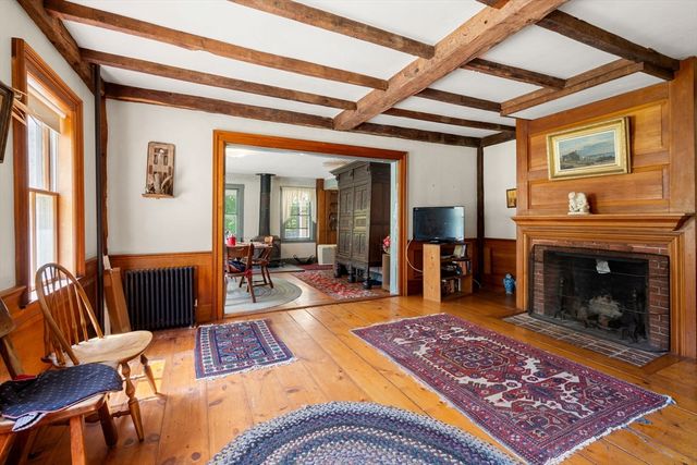68 Spring St, Hopkinton, MA 01748