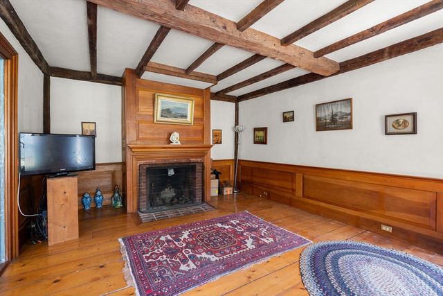 68 Spring St, Hopkinton, MA 01748