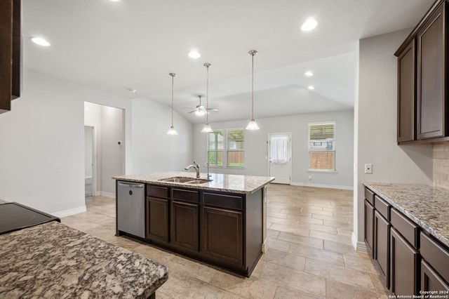 3613 Black Cloud Dr, New Braunfels, TX 78130