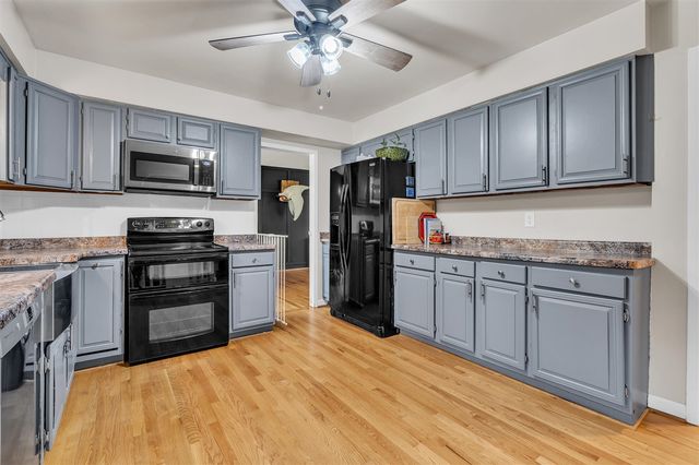 1675 S Sheldon Road, Canton, MI 48188