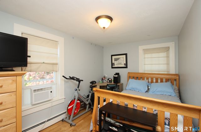7 Middle Lane, Simsbury, CT 06070